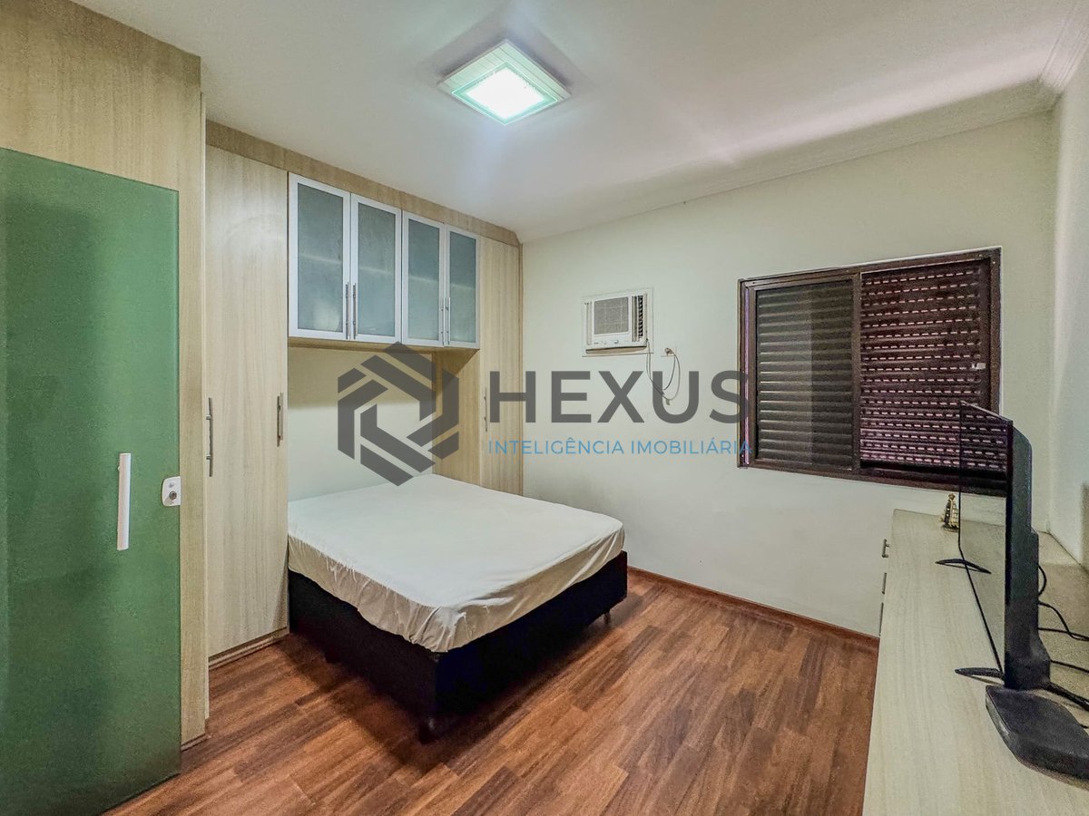 Foto 7 de Apartamento reformado com varanda na região do Jardim Las Palmas da Praia das Astúrias, Guarujá