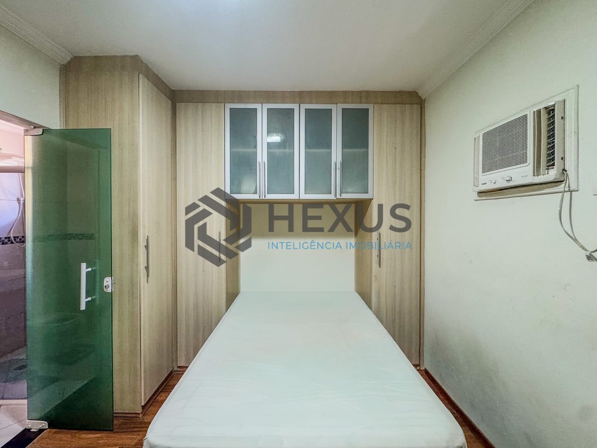 Foto 8 de Apartamento reformado com varanda na região do Jardim Las Palmas da Praia das Astúrias, Guarujá