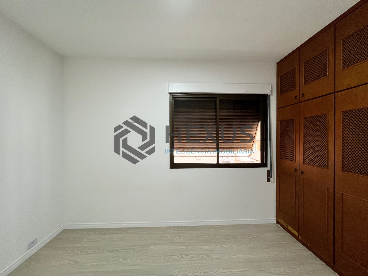 Foto 15 de Apartamento com varanda na Praia das Pitnangueiras, Guaruja