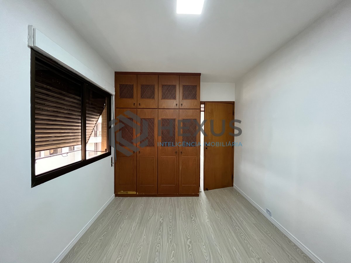 Foto 16 de Apartamento com varanda na Praia das Pitnangueiras, Guaruja