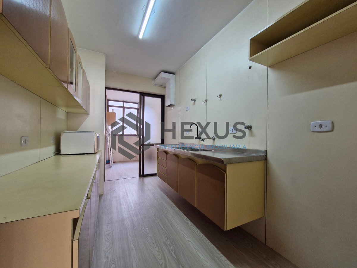 Foto 18 de Apartamento com varanda na Praia das Pitnangueiras, Guaruja