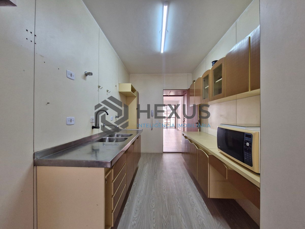 Foto 20 de Apartamento com varanda na Praia das Pitnangueiras, Guaruja
