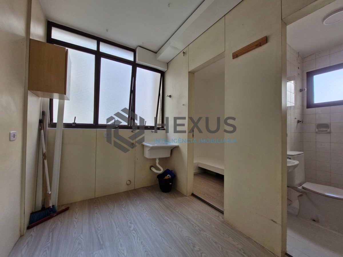 Foto 23 de Apartamento com varanda na Praia das Pitnangueiras, Guaruja