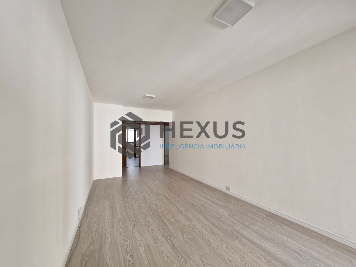 Foto 4 de Apartamento com varanda na Praia das Pitnangueiras, Guaruja