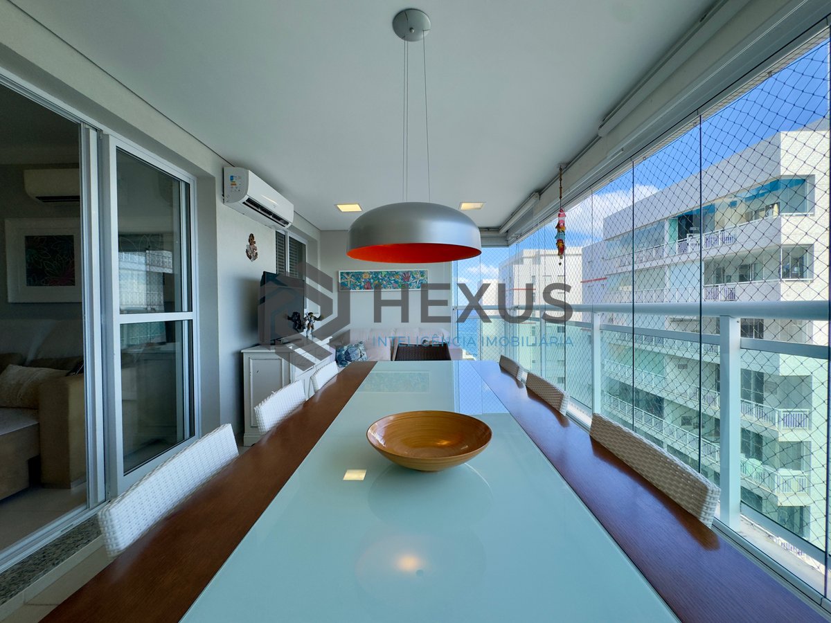 Foto 2 de Apartamento reformado com varanda gourmet e lazer nas Astúrias, Guarujá