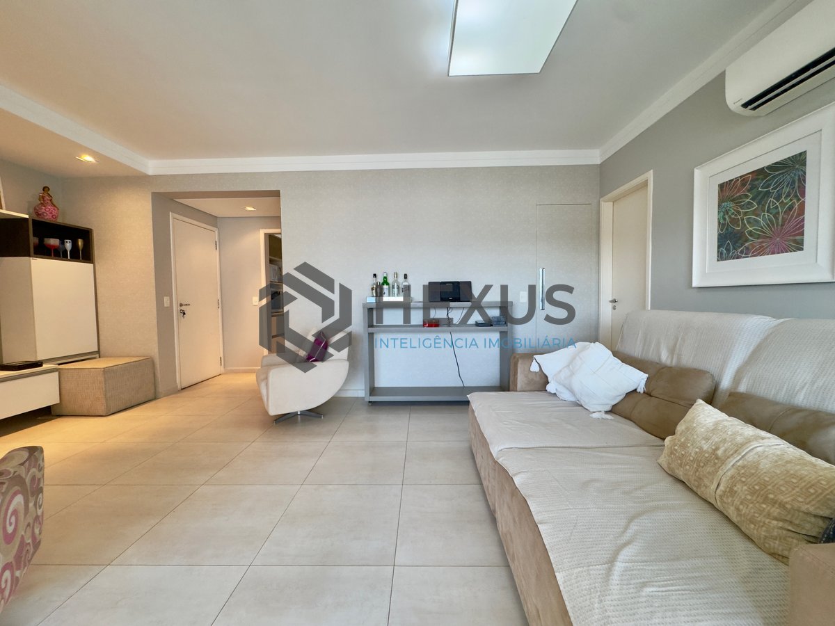 Foto 12 de Apartamento reformado com varanda gourmet e lazer nas Astúrias, Guarujá