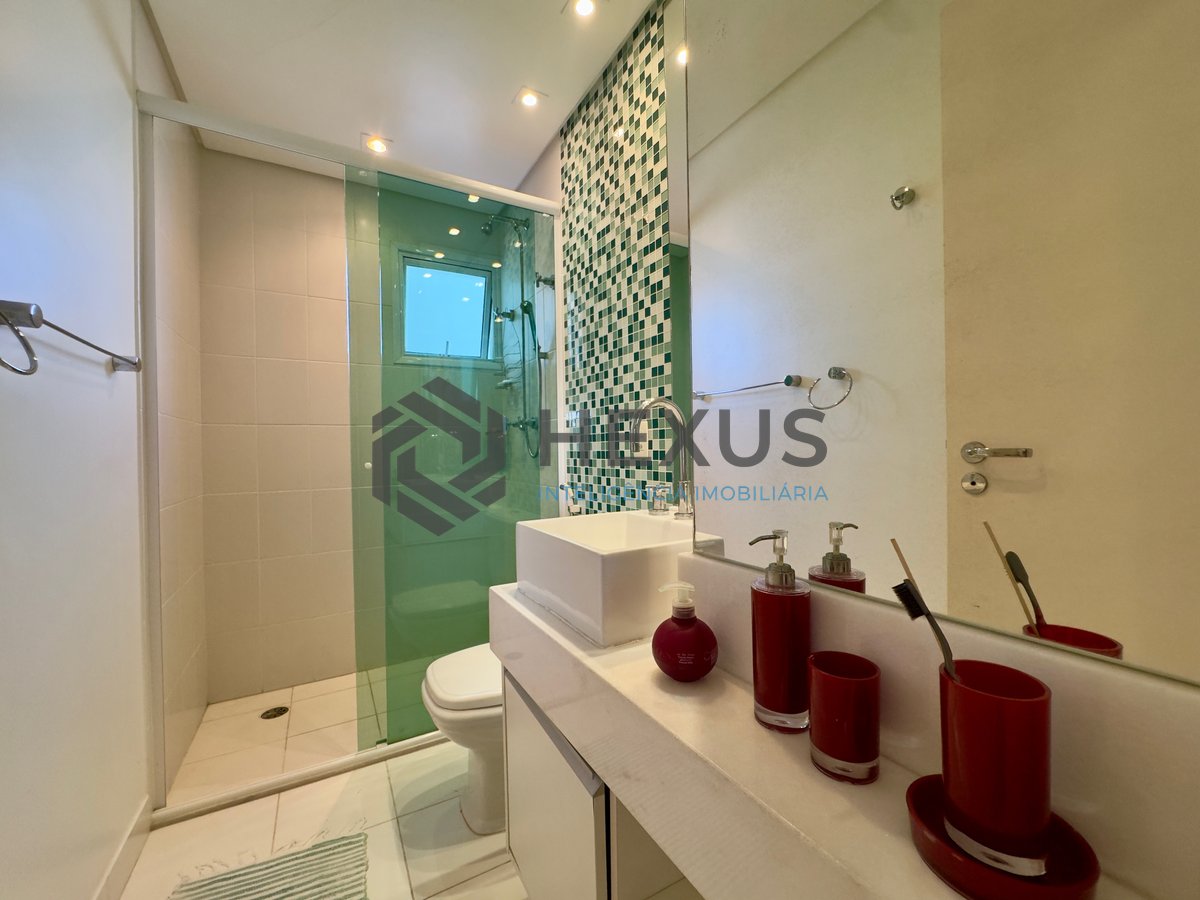Foto 14 de Apartamento reformado com varanda gourmet e lazer nas Astúrias, Guarujá
