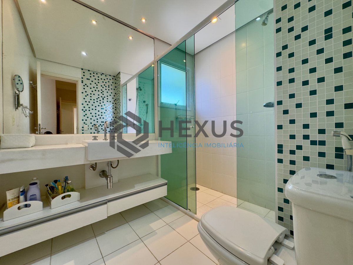 Foto 19 de Apartamento reformado com varanda gourmet e lazer nas Astúrias, Guarujá