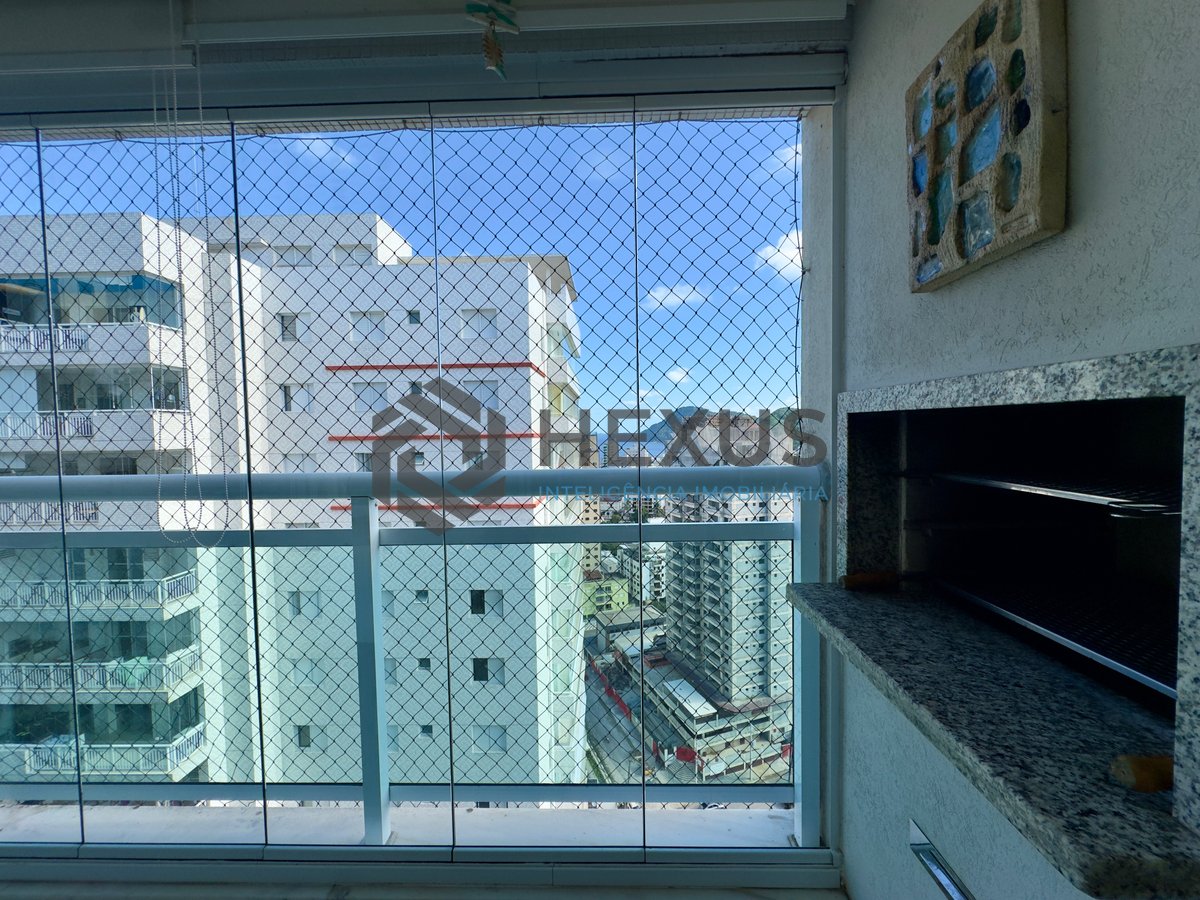 Foto 7 de Apartamento reformado com varanda gourmet e lazer nas Astúrias, Guarujá