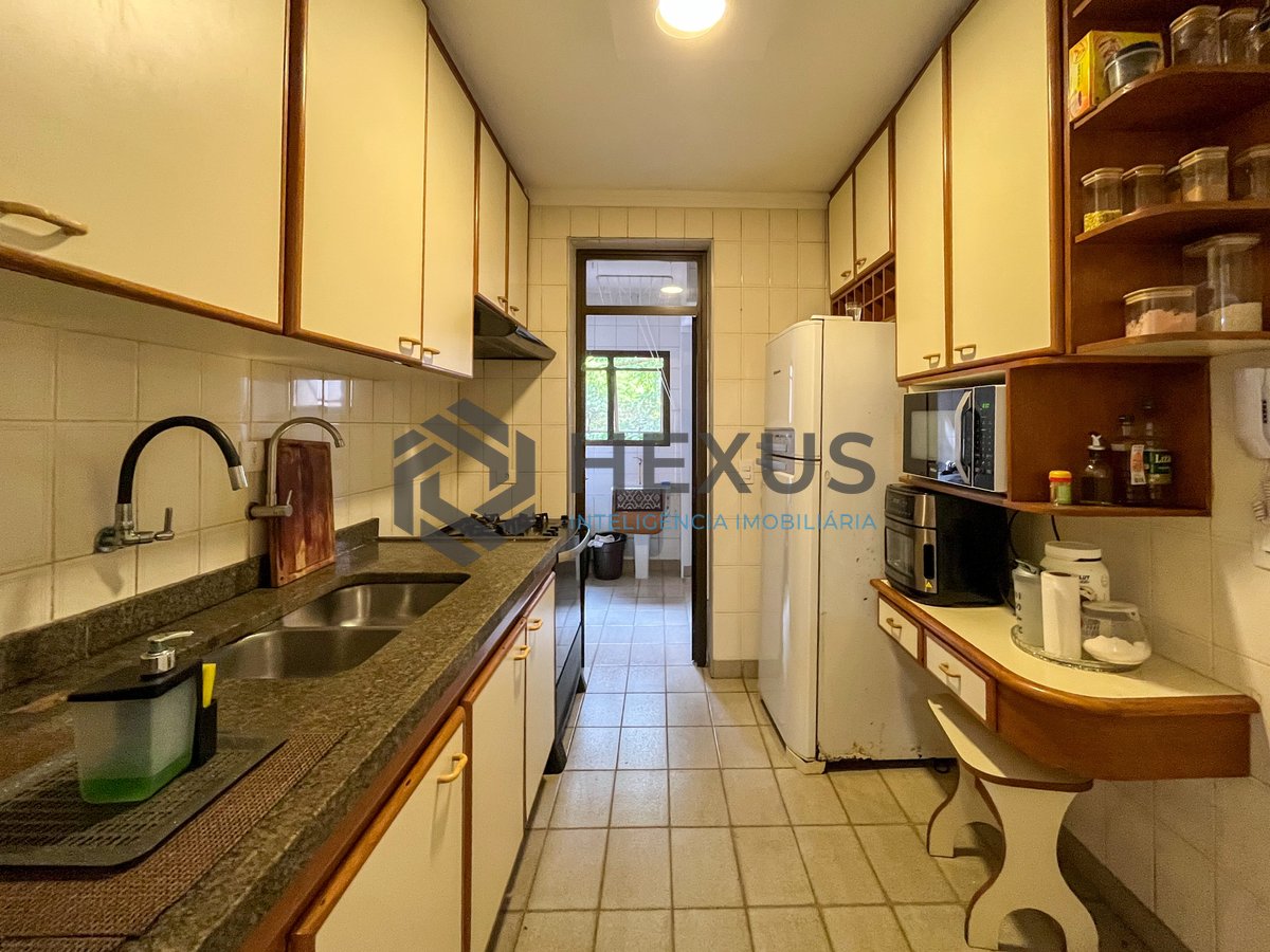 Foto 16 de Apartamento com varanda e lazer na Praia das Pitangueiras, Guaruja