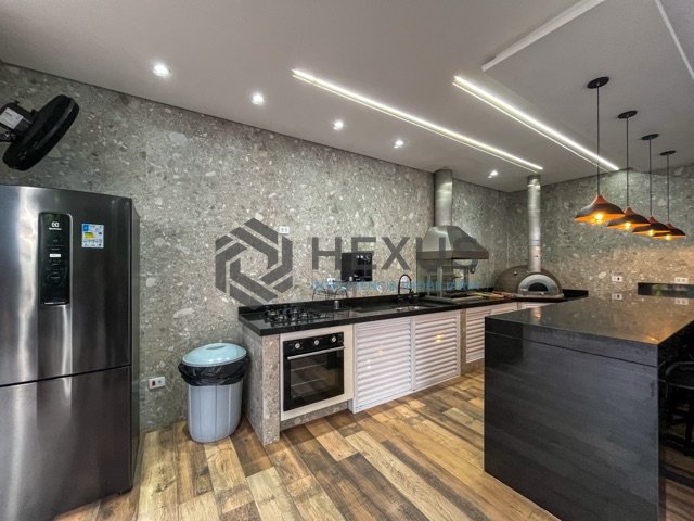 Foto 26 de Apartamento com varanda e lazer na Praia das Pitangueiras, Guaruja