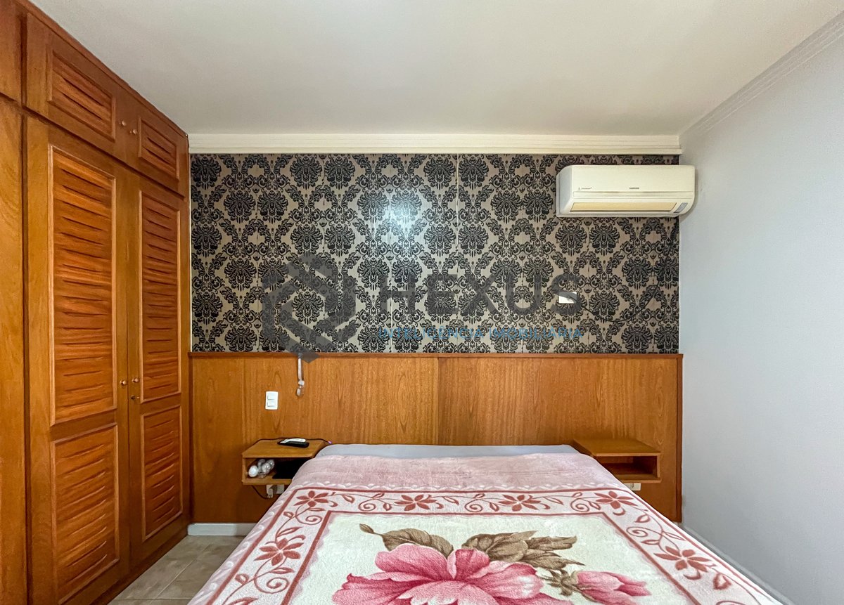 Foto 8 de Apartamento com varanda e lazer na Praia das Pitangueiras, Guaruja