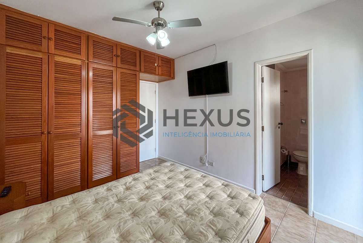Foto 11 de Apartamento com varanda e lazer na Praia das Pitangueiras, Guarujá