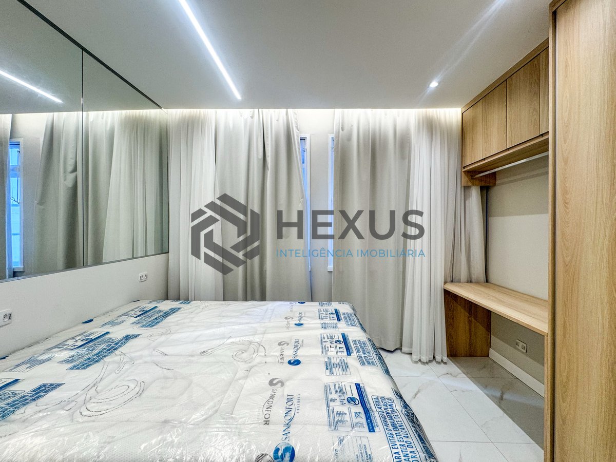 Foto 4 de Apartamento reformado e mobiliado a uma quadra da praia nas Pitangueiras, Guarujá