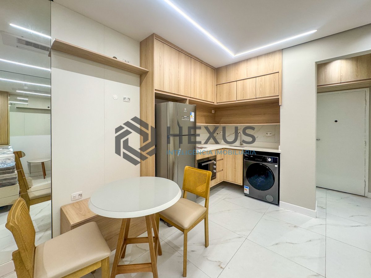 Foto 6 de Apartamento reformado e mobiliado a uma quadra da praia nas Pitangueiras, Guarujá