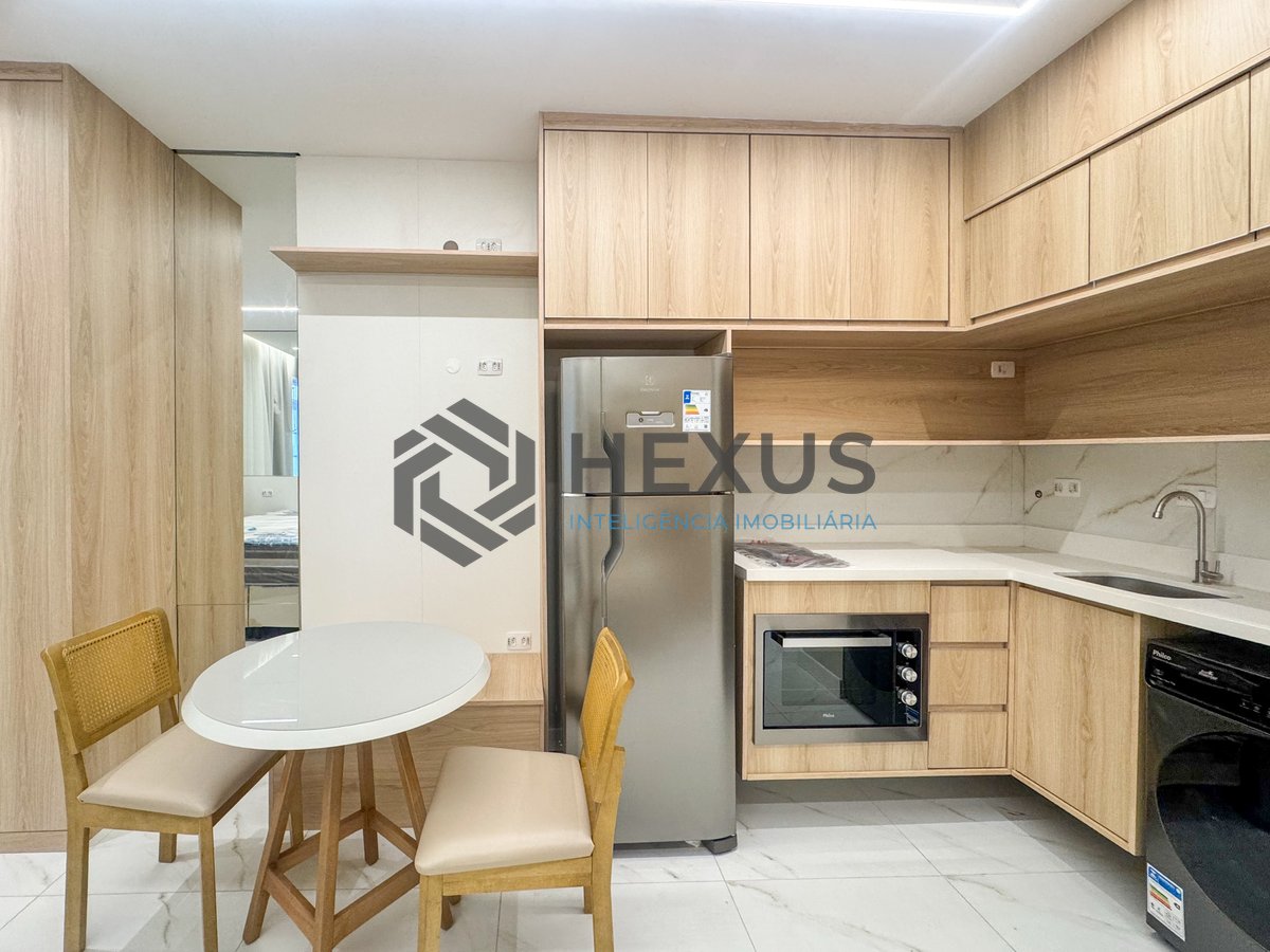Foto 7 de Apartamento reformado e mobiliado a uma quadra da praia nas Pitangueiras, Guarujá
