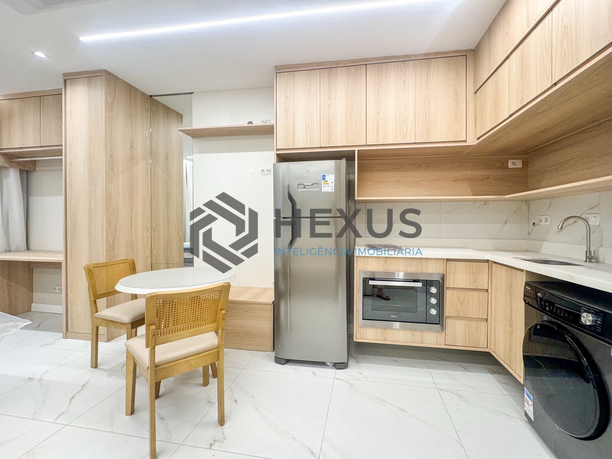 Foto 9 de Apartamento reformado e mobiliado a uma quadra da praia nas Pitangueiras, Guarujá
