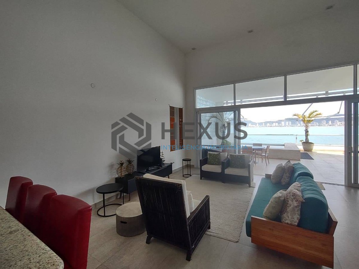 Foto 10 de Apartamento duplex com varanda vista mar e lazer na beira mar na região do Tortugas da Praia da Enseada, Guarujá