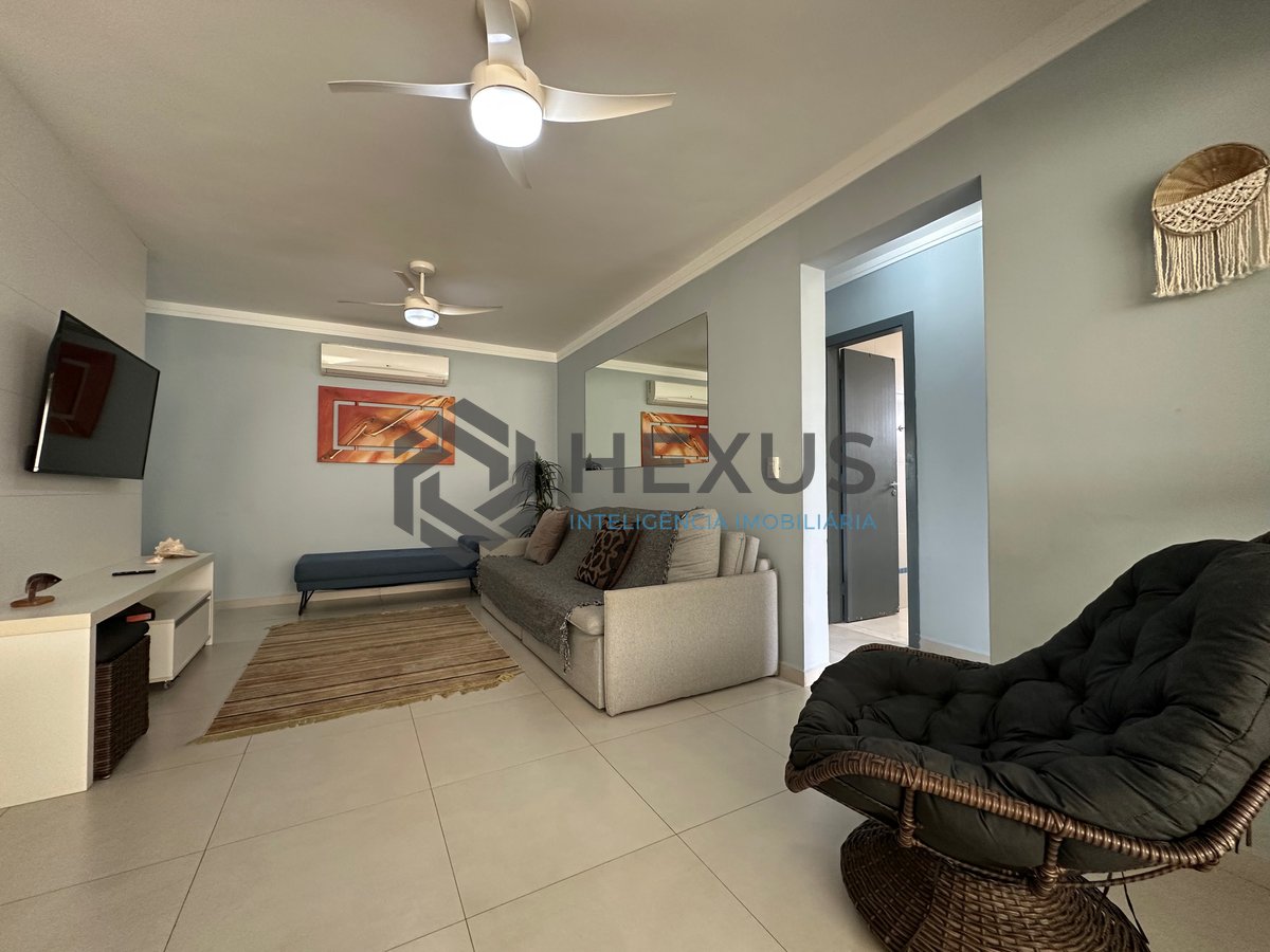Foto 11 de Apartamento com varanda gourmet reformado e lazer na região do Tortugas da Praia da Enseada, Guarujá