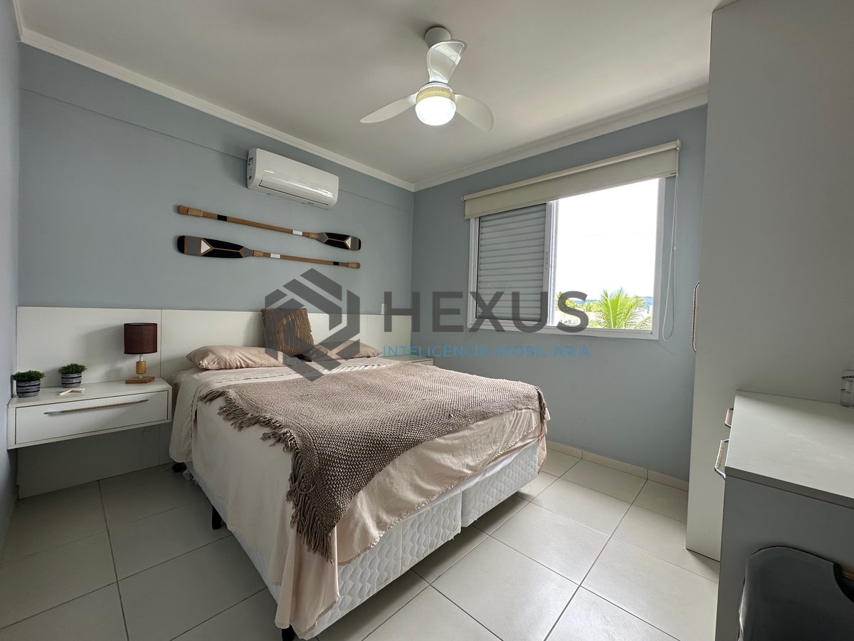 Foto 14 de Apartamento com varanda gourmet reformado e lazer na região do Tortugas da Praia da Enseada, Guarujá