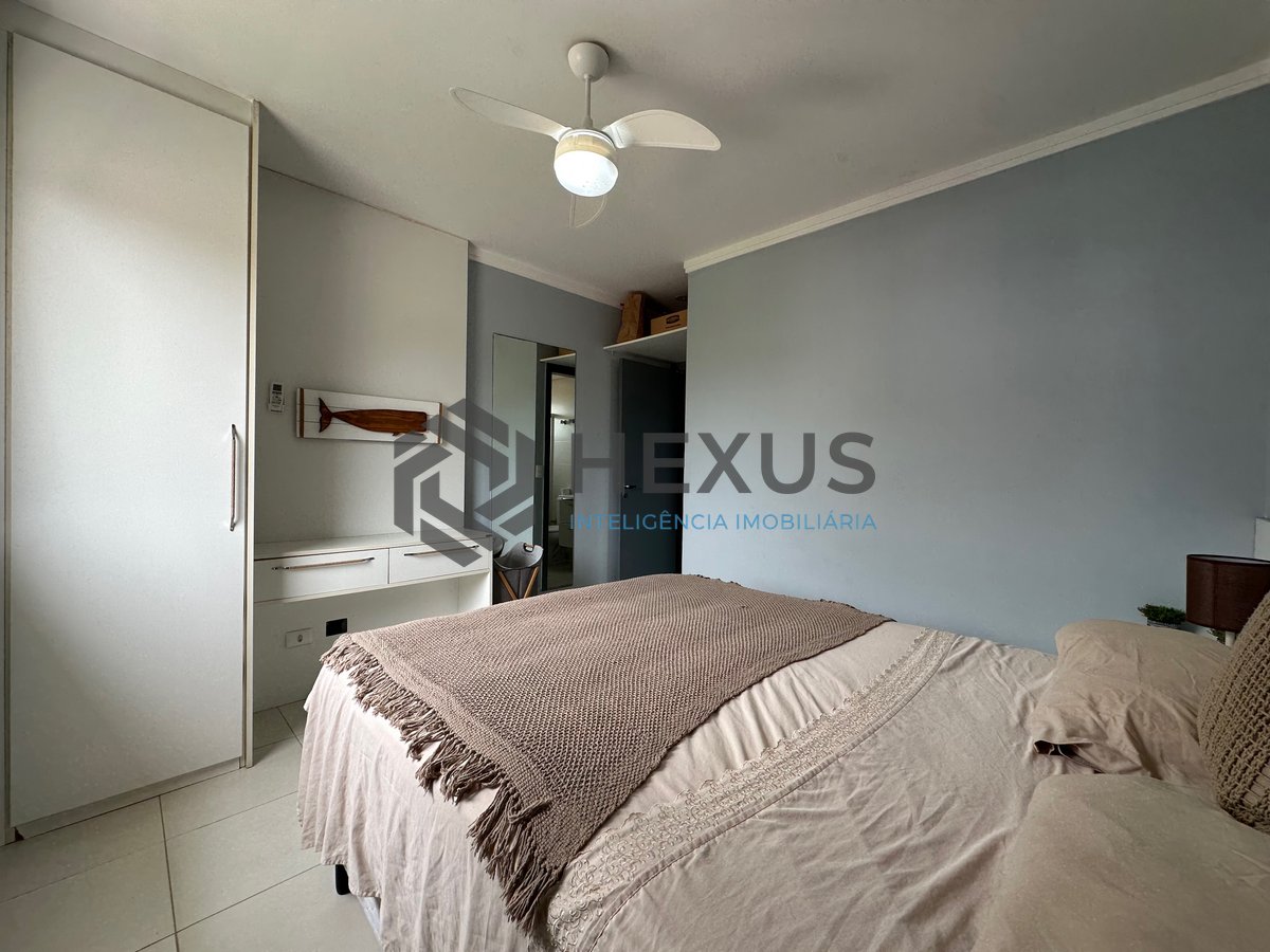 Foto 15 de Apartamento com varanda gourmet reformado e lazer na região do Tortugas da Praia da Enseada, Guarujá