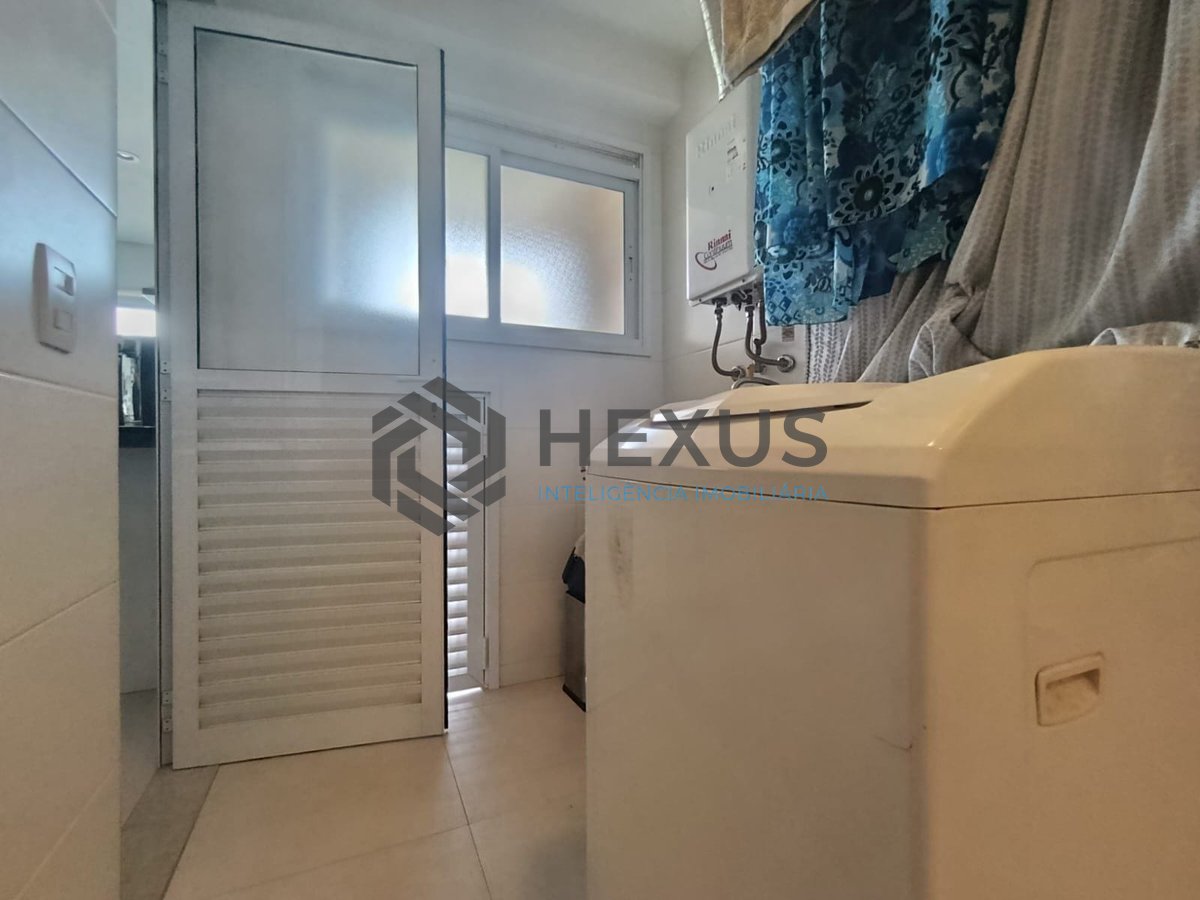 Foto 30 de Apartamento reformado com varanda gourmet vista mar e lazer na Enseada, Guarujá