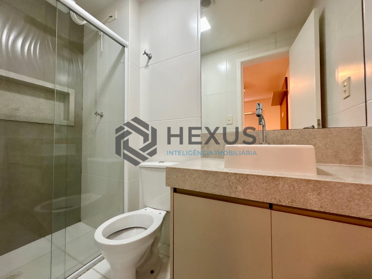 Foto 17 de Apartamento reformado com varanda gourmet vista mar e lazer na Praia da Enseada, Guarujá