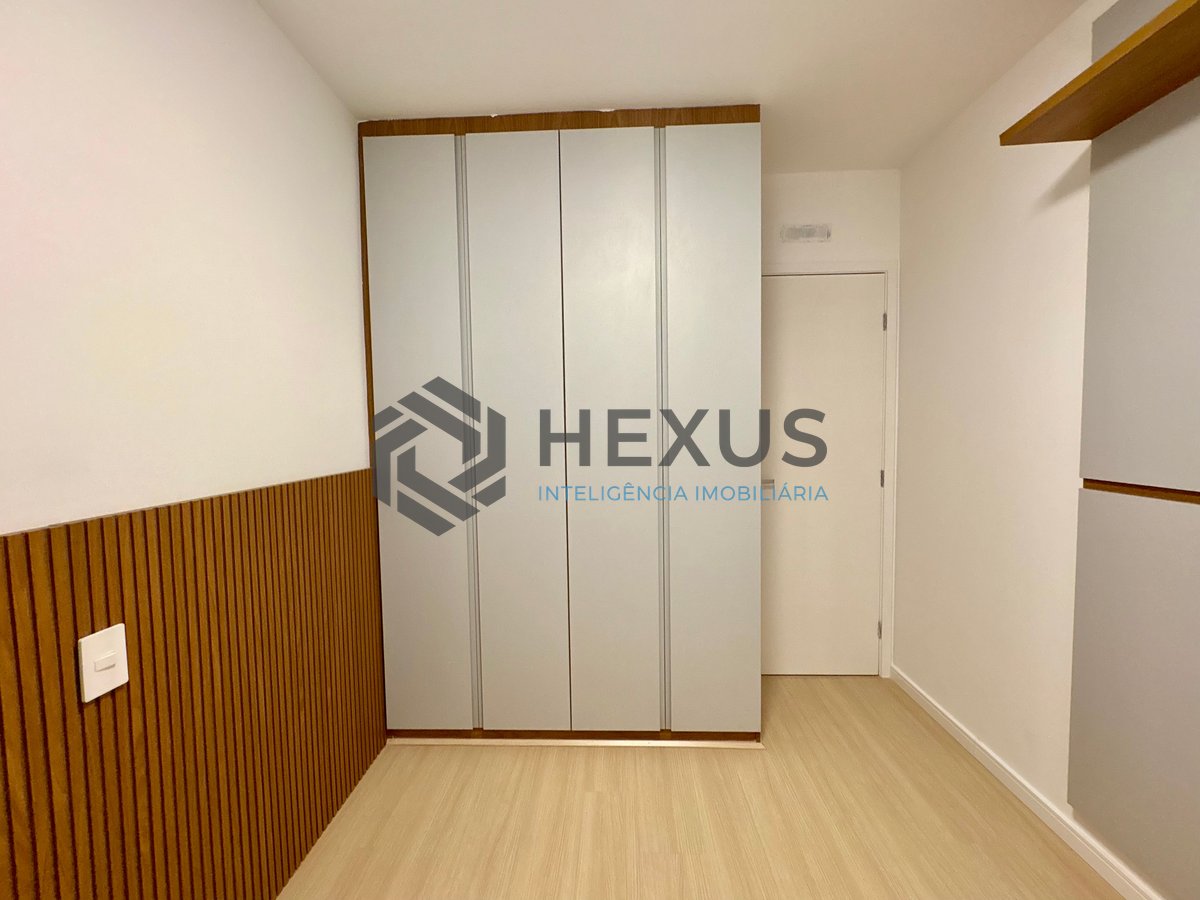 Foto 14 de Apartamento reformado com varanda gourmet vista mar e lazer na Praia da Enseada, Guarujá