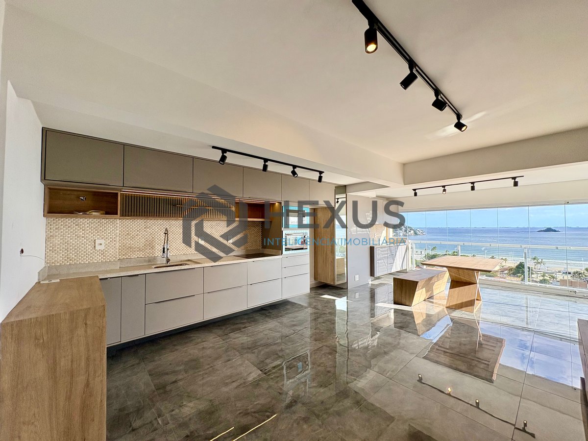Foto 3 de Apartamento reformado com varanda gourmet vista mar e lazer na Praia da Enseada, Guarujá