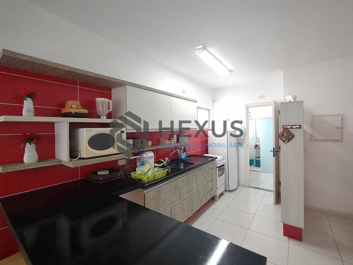 Foto 15 de Apartamento com varanda na Praia da Enseada, Guarujá