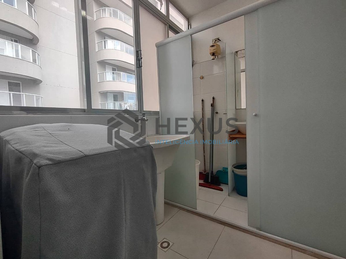 Foto 21 de Apartamento com varanda na Praia da Enseada, Guarujá