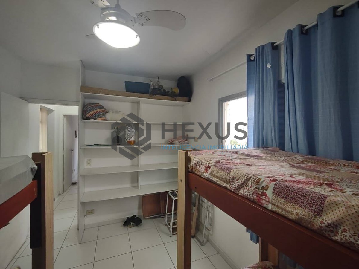 Foto 13 de Apartamento com varanda na Praia da Enseada, Guarujá