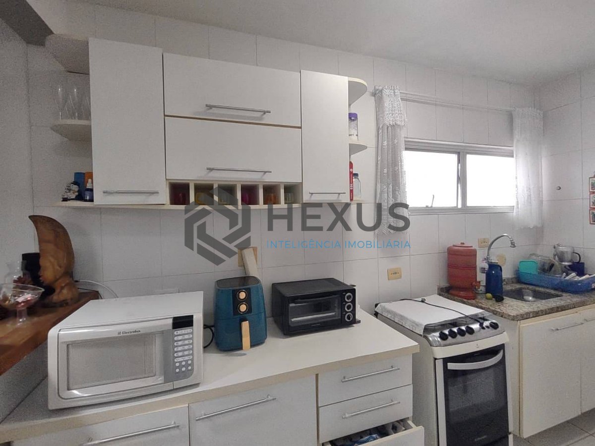 Foto 16 de Apartamento com varanda na Praia da Enseada, Guarujá