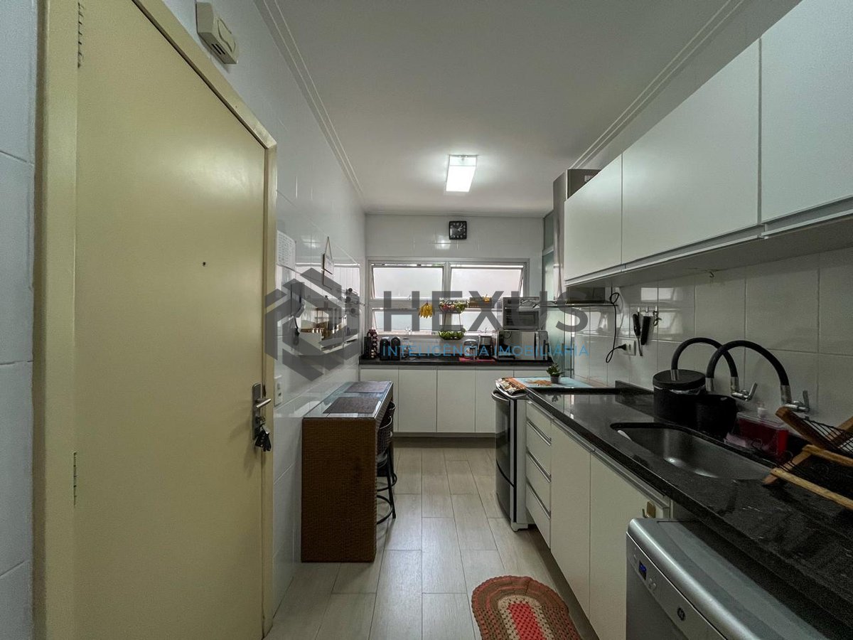 Foto 12 de Apartamento com varanda varanda e lazer na beira mar das Pitangueiras, Guarujá