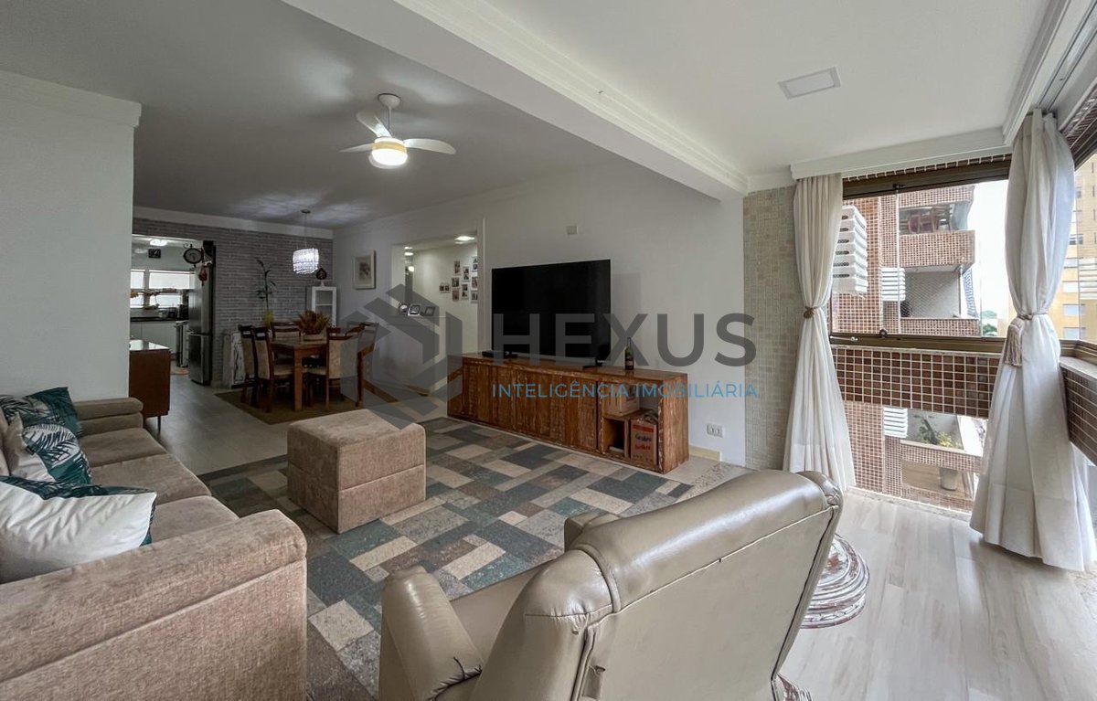 Foto 6 de Apartamento com varanda varanda e lazer na beira mar das Pitangueiras, Guarujá