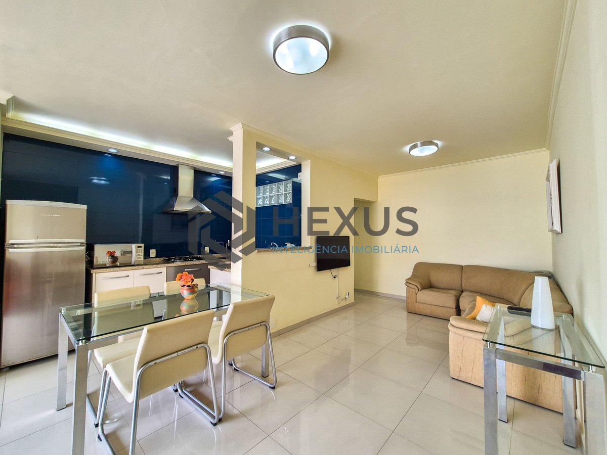 Foto 11 de Apartamento reformado com varanda e lazer nas Pitangueiras, Guarujá