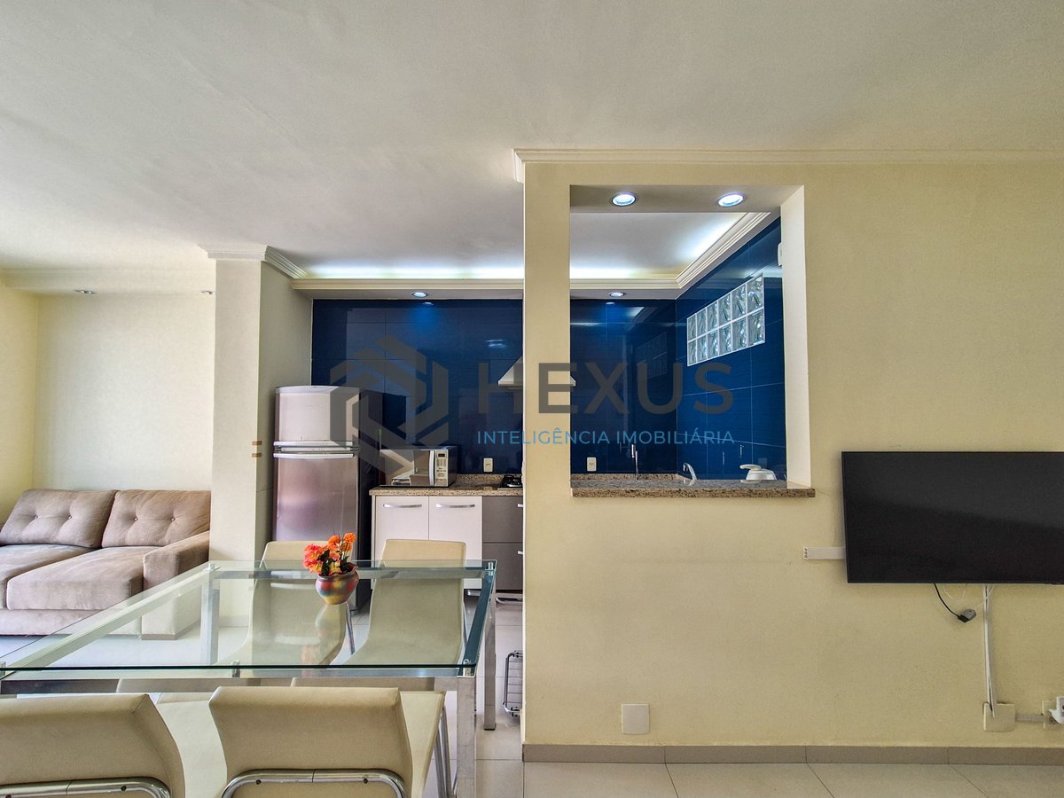 Foto 10 de Apartamento reformado com varanda e lazer nas Pitangueiras, Guarujá