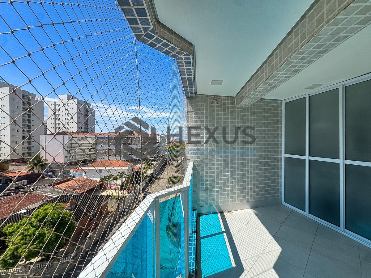 Foto 9 de Apartamento reformado com varanda vista mar e lazer a 250m da praia no Tombo, Guarujá