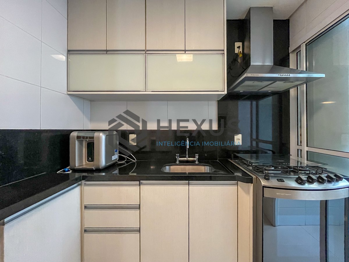 Foto 9 de Apartamento com varanda e lazer na beira mar da Praia das Astúrias, Guarujá