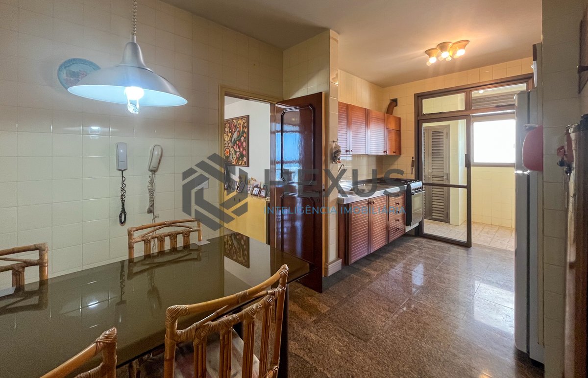 Foto 40 de Apartamento frente mar com varanda vista mar e lazer na Praia das Pitangueiras, Guarujá