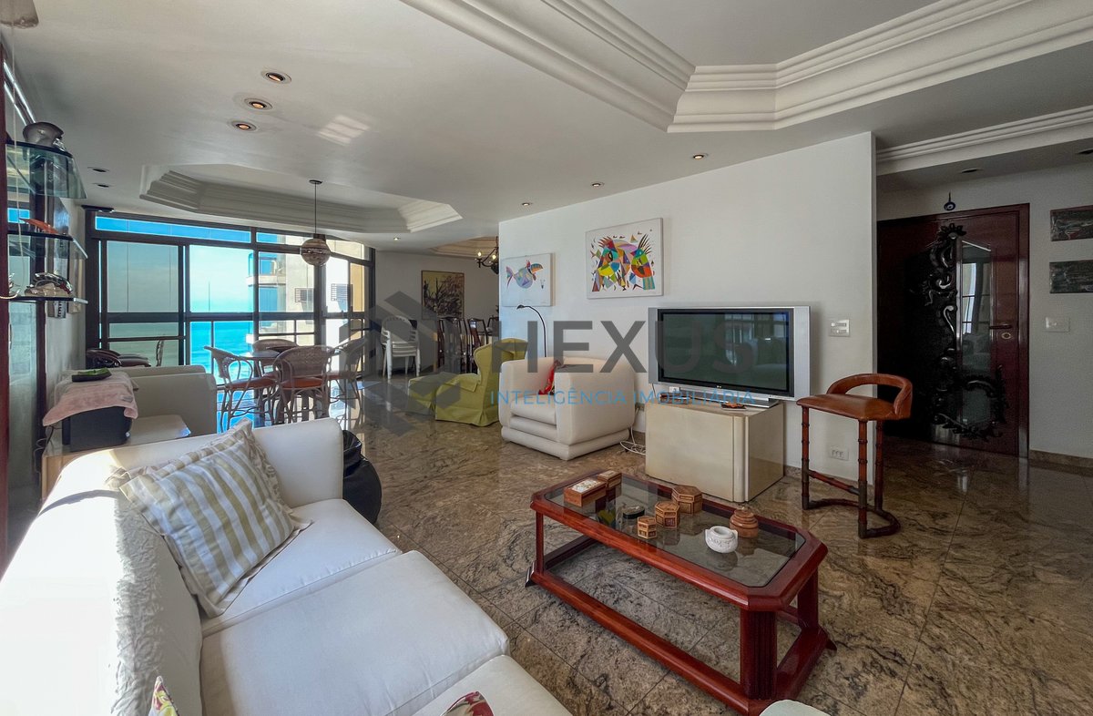 Foto 5 de Apartamento frente mar com varanda vista mar e lazer na Praia das Pitangueiras, Guarujá