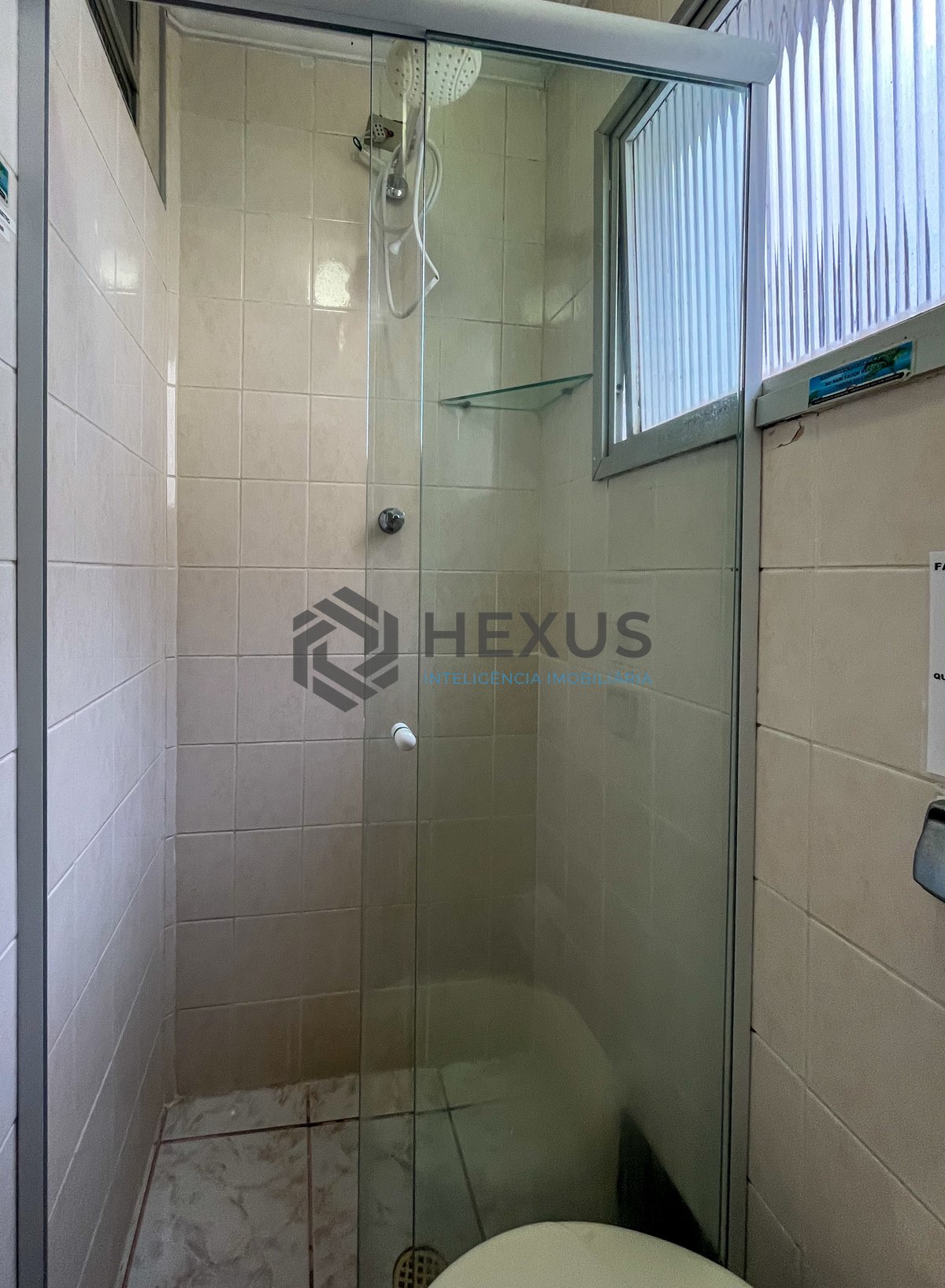 Foto 15 de Apartamento com baixo custo a duas quadras da Praia das Pitangueiras, Guarujá