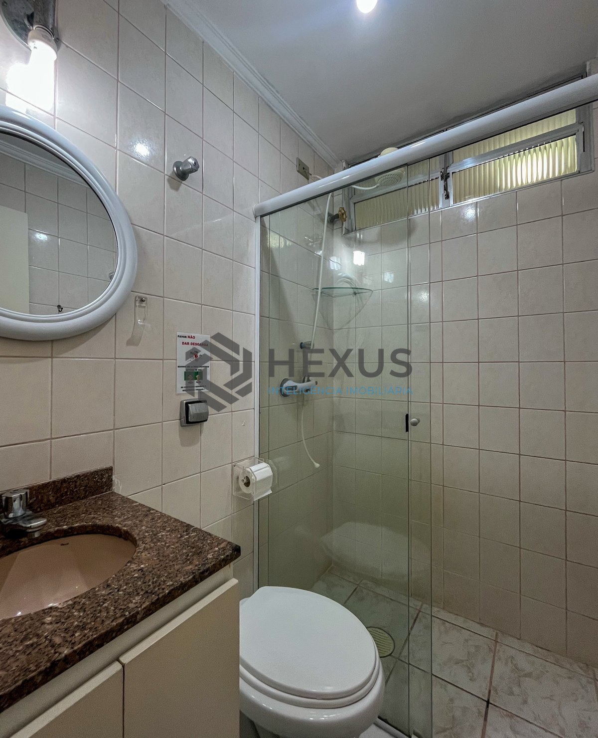 Foto 10 de Apartamento com baixo custo a duas quadras da Praia das Pitangueiras, Guarujá