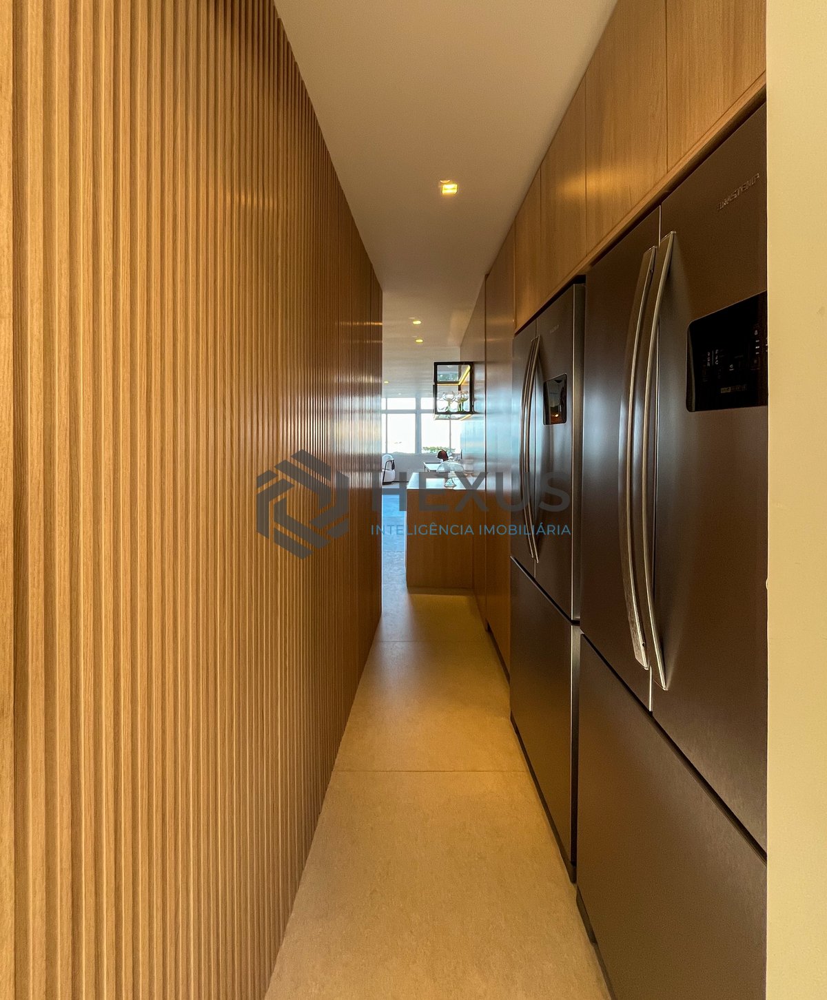 Foto 40 de Apartamento reformado frente mar e lazer na Praia das Pitangueiras, Guarujá