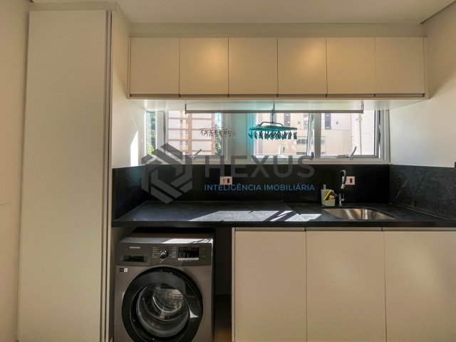 Foto 44 de Apartamento reformado frente mar e lazer na Praia das Pitangueiras, Guarujá