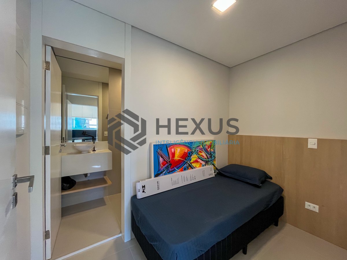 Foto 45 de Apartamento reformado frente mar e lazer na Praia das Pitangueiras, Guarujá
