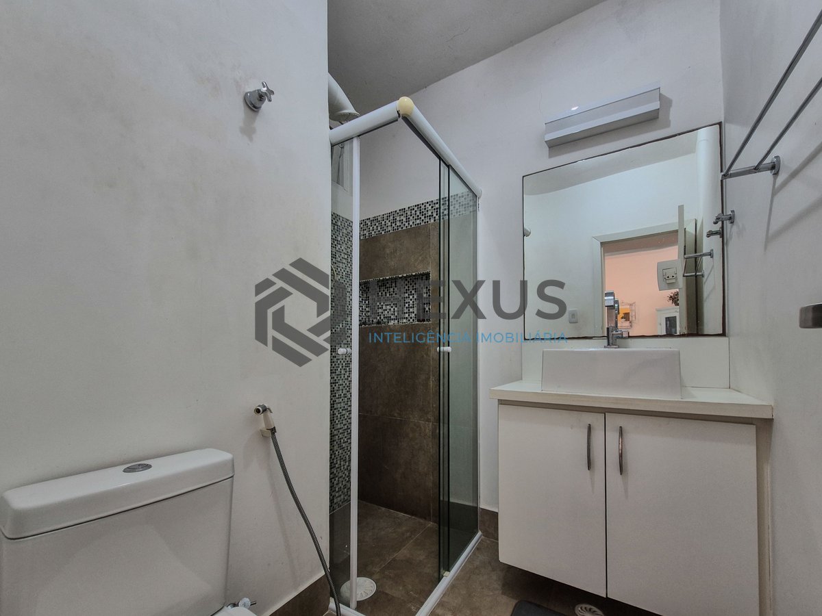 Foto 13 de Apartamento reformado a 1 quadra da praia nas Pitangueiras, Guarujá