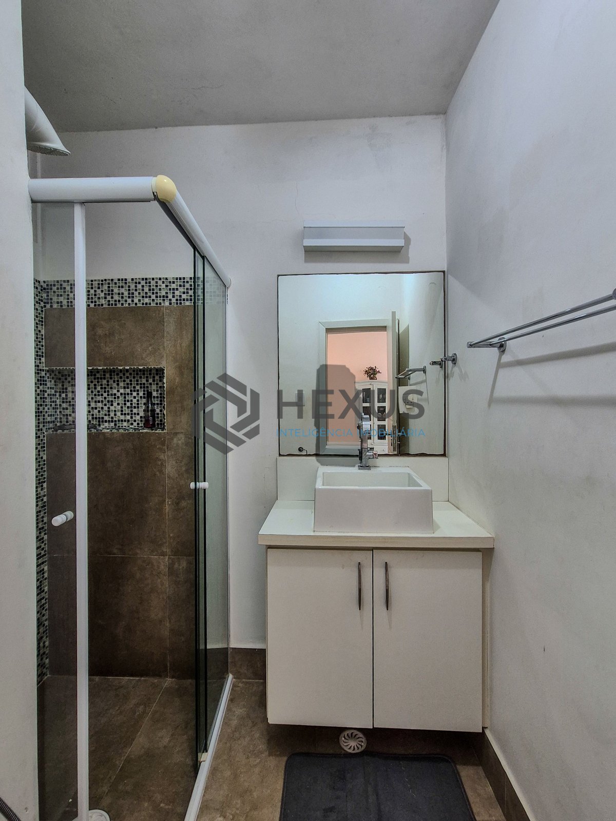 Foto 14 de Apartamento reformado a 1 quadra da praia nas Pitangueiras, Guarujá