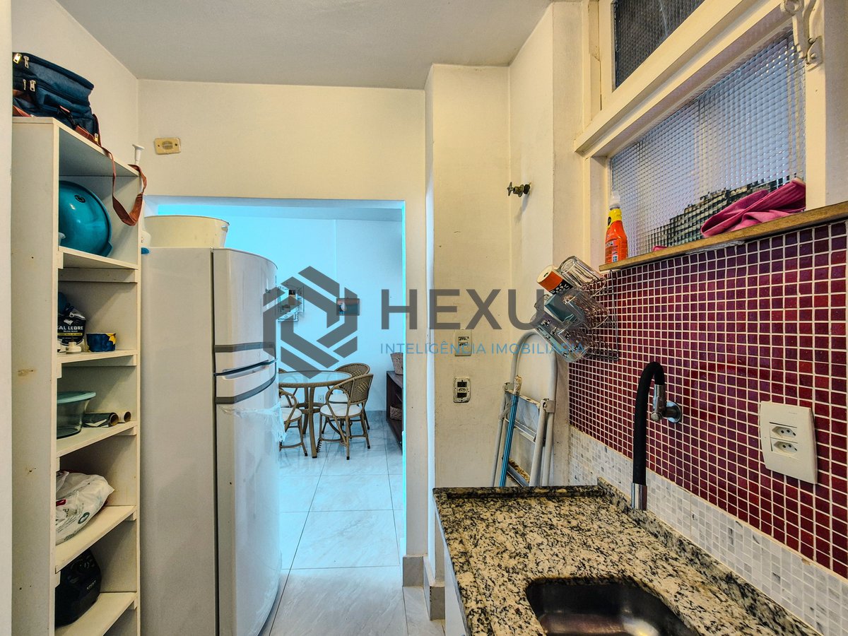 Foto 16 de Apartamento reformado a 1 quadra da praia nas Pitangueiras, Guarujá