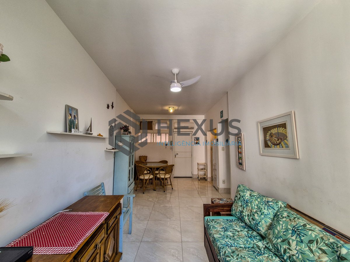 Foto 4 de Apartamento reformado a 1 quadra da praia nas Pitangueiras, Guarujá